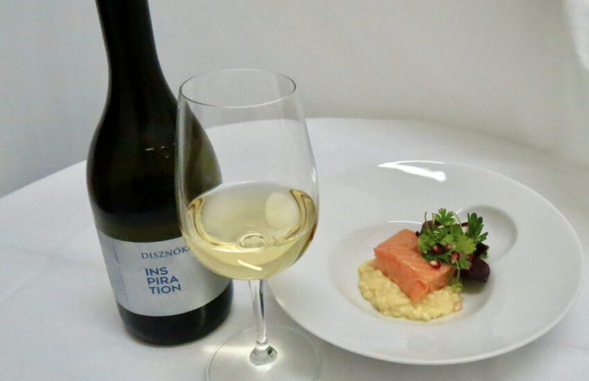 Konfitált lazacfilé Disznókő Inspiration-nal készült krémes risottóval és pácolt céklával és Inspiration